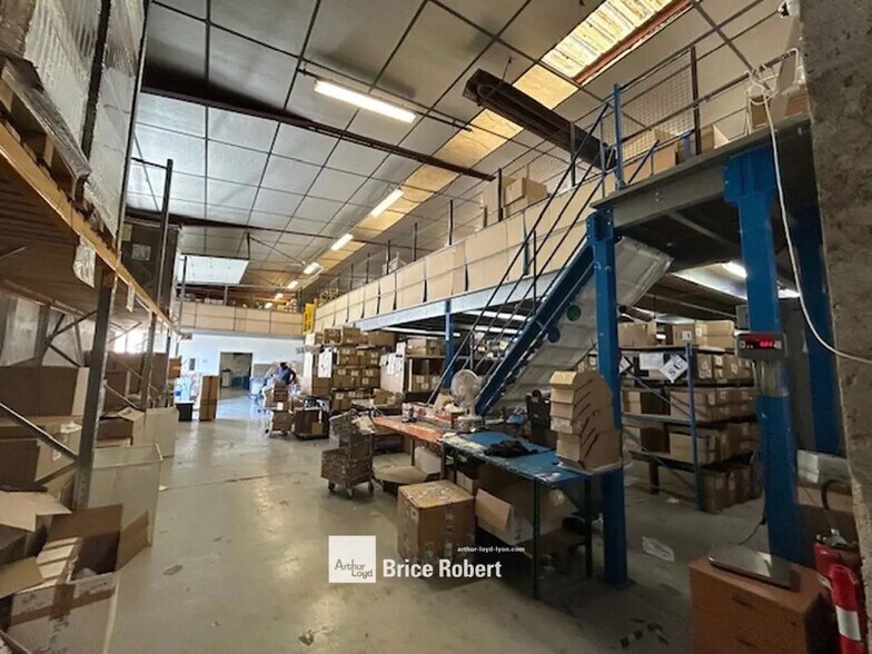 Light Industrial in Chassieu to rent - Building Photo - Image 3 of 7
