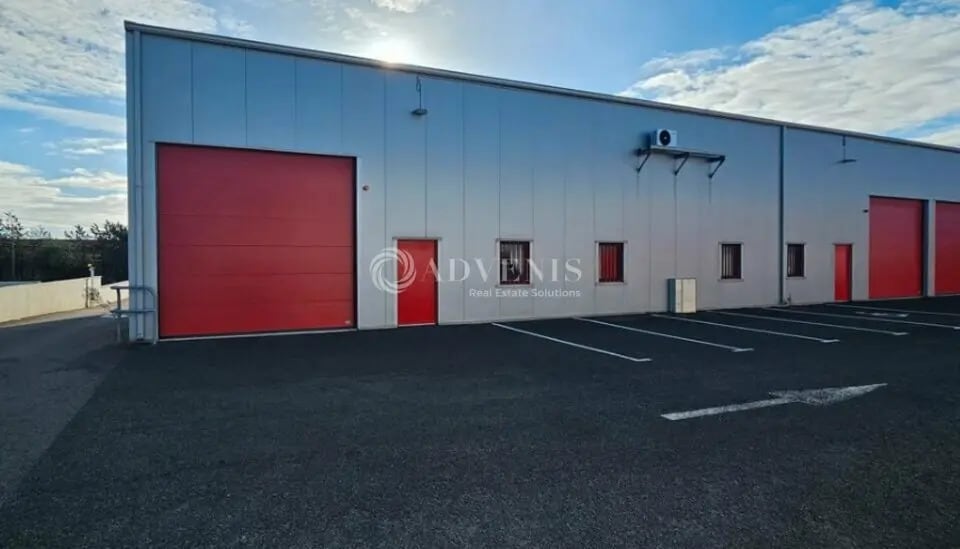 Location Entrepôt 272 m² - Photo 1
