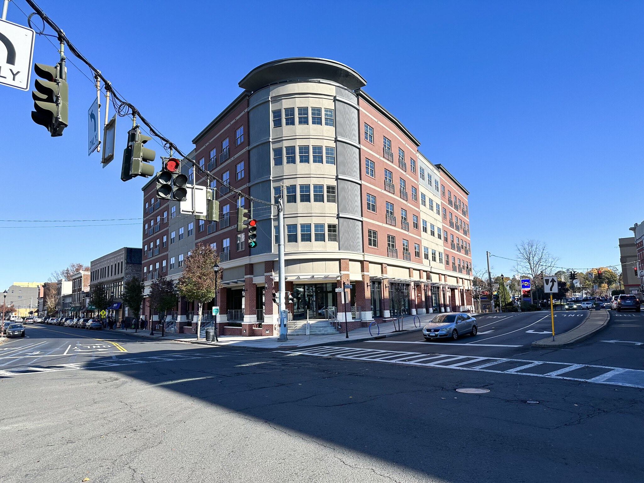 1 N Main St, Port Chester, NY to rent Building Photo- Image 1 of 4