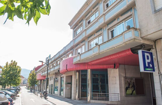 Retail in Nigrán for sale Building Photo- Image 1 of 12