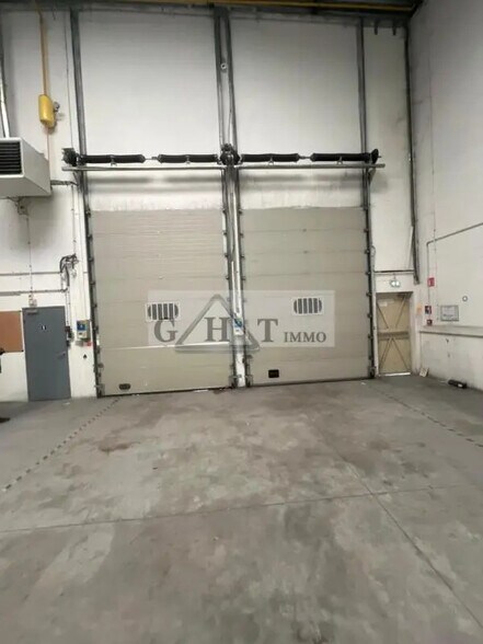Industrial in Saint-Ouen-sur-Seine to rent - Interior Photo - Image 3 of 10