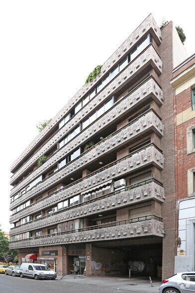 Calle de Bretón de los Herreros, 46, Madrid, Madrid to rent - Building Photo - Image 2 of 2