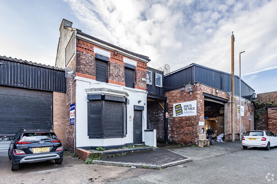 2-10 St Johns Rd, Bootle to rent - Building Photo - Image 2 of 4