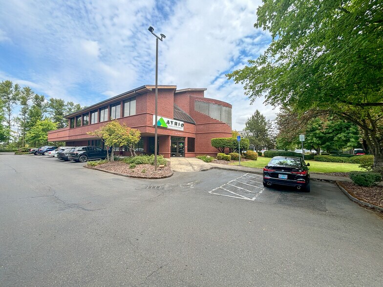 2965 Ryan Dr SE, Salem, OR for rent - Building Photo - Image 1 of 22