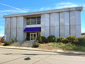 541 N Main St, Mount Airy, NC for rent Building Photo- Image 1 of 2