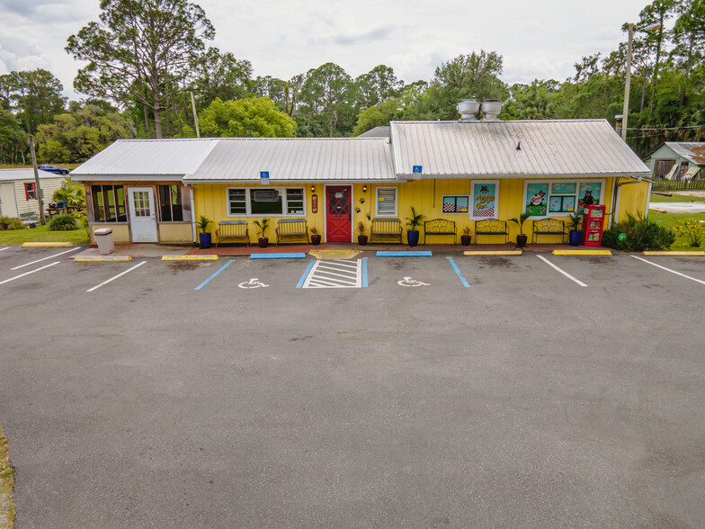 24646 FL-40 Hwy, Astor, FL for sale - Primary Photo - Image 1 of 25