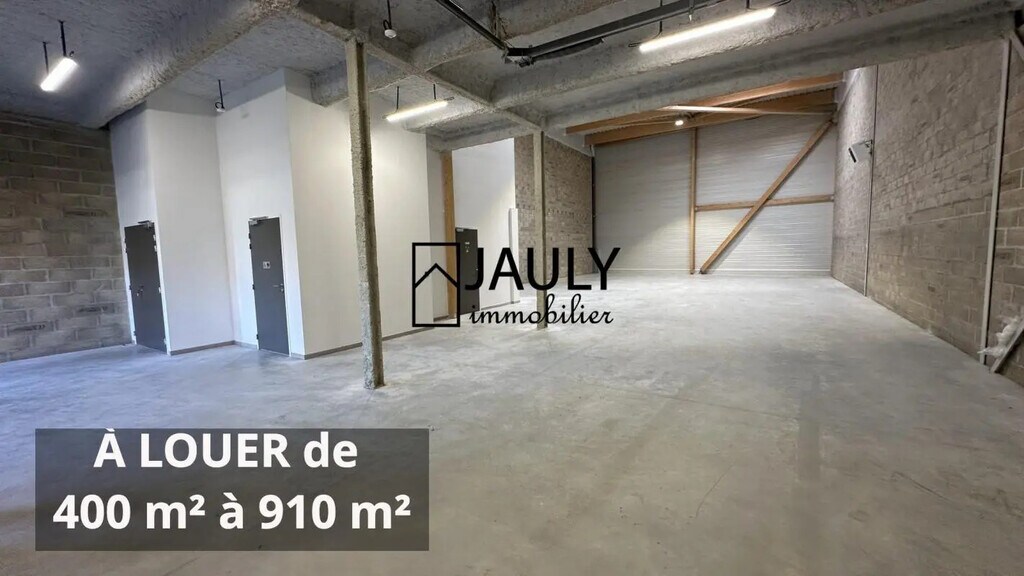 Location Entrepôt 910 m² - Photo 1