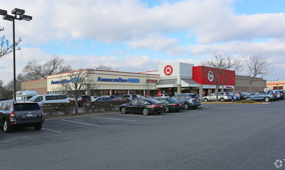 600 Hempstead Tpke, Elmont, NY for sale - Primary Photo - Image 1 of 1