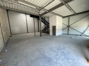 Light Industrial in Aulnay-sous-Bois to rent Interior Photo- Image 2 of 11