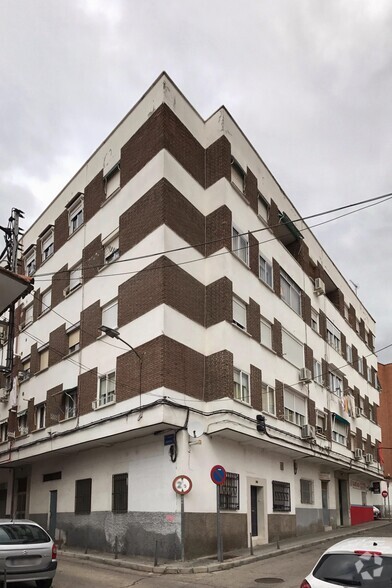 Calle Pilar, 10, Móstoles, Madrid for sale - Building Photo - Image 2 of 2