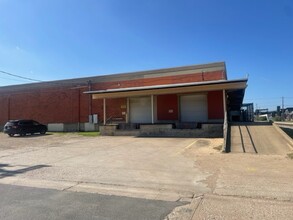 201 Webster Ave, Waco, TX for rent Building Photo- Image 1 of 7