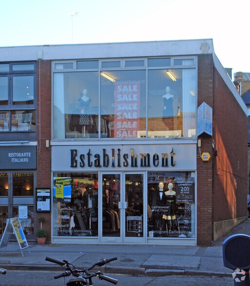 44 Commercial Way, Woking for sale - Primary Photo - Image 1 of 1