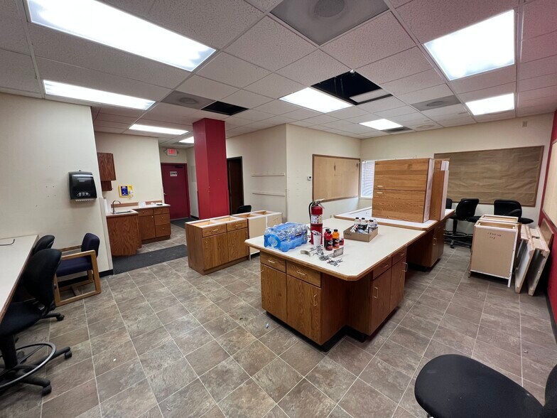 90574 Monya Ln, Eugene, OR to rent - Building Photo - Image 2 of 5