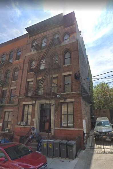 318 E 160th St, Bronx, NY for sale - Primary Photo - Image 1 of 3