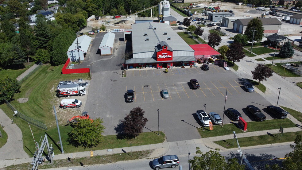 415 E Lake St, South Lyon, MI for sale - Building Photo - Image 3 of 5