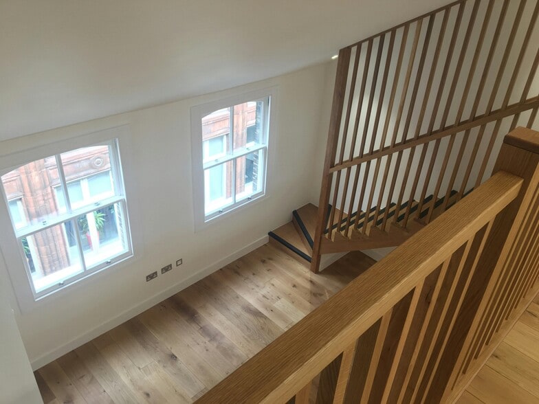 21-23A Meard St, London to rent - Interior Photo - Image 3 of 24
