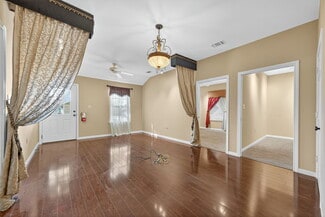 More details for 930 E Blanco Rd, Boerne, TX - Light Industrial to Rent