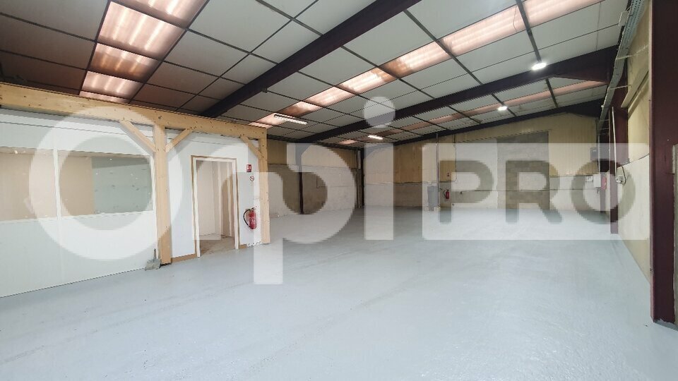 Light Industrial in VERNEUIL-L'ETANG for sale Interior Photo- Image 1 of 6