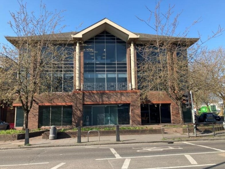 36-38 Park Royal Rd, London to rent - Building Photo - Image 1 of 1