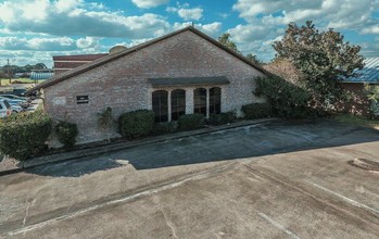 2714 Cypress Point Dr, Missouri City, TX for rent Building Photo- Image 1 of 8