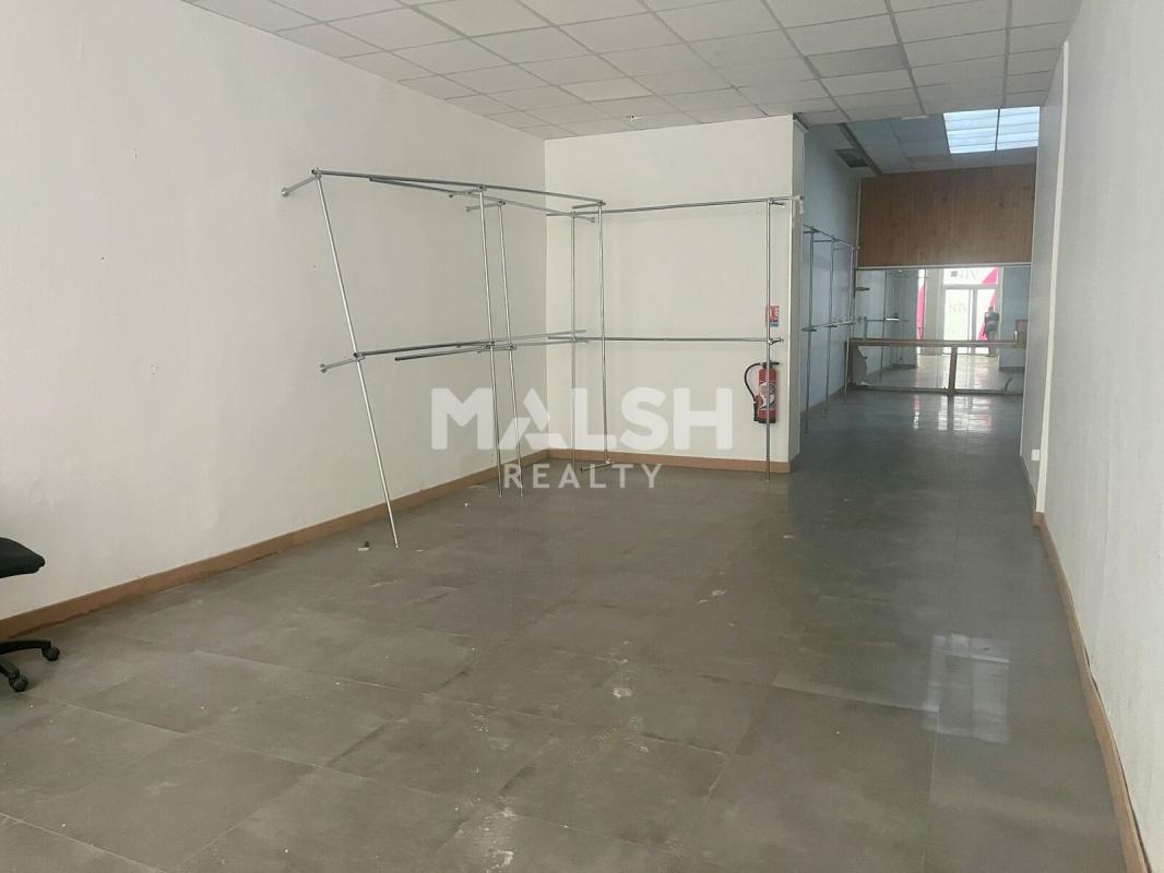 Retail in Lyon to rent Interior Photo- Image 1 of 7