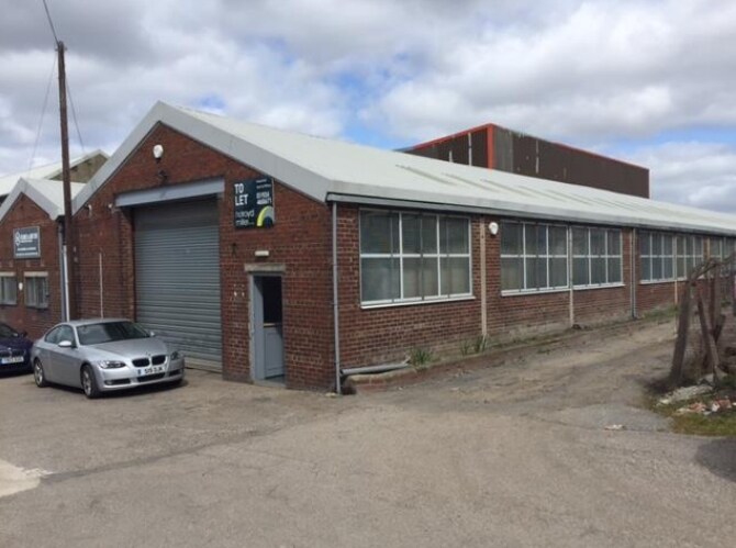 Fred's Pl, Bradford for sale Primary Photo- Image 1 of 1