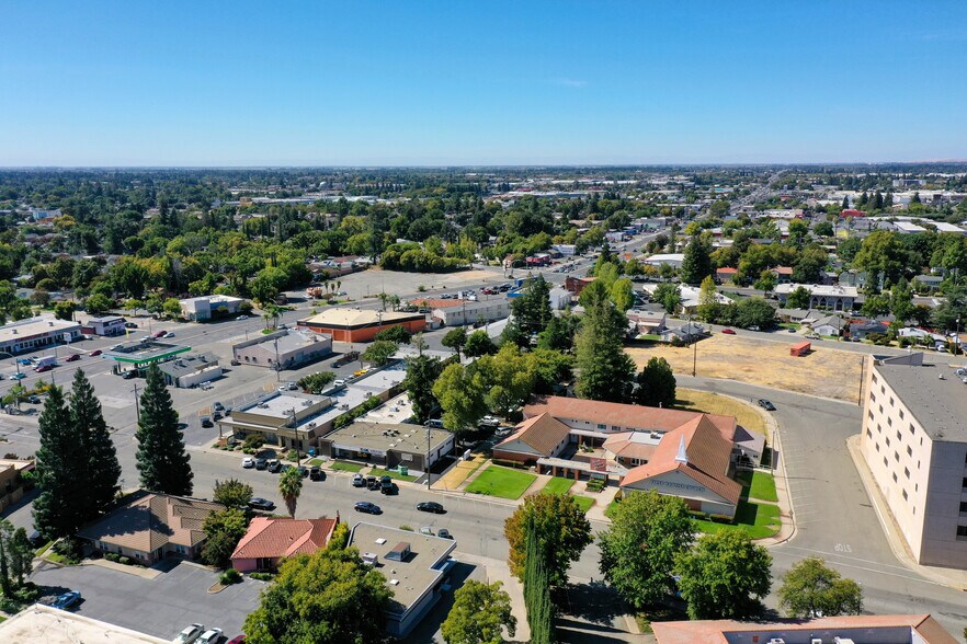 874 Plumas St, Yuba City, CA to rent - Building Photo - Image 3 of 16