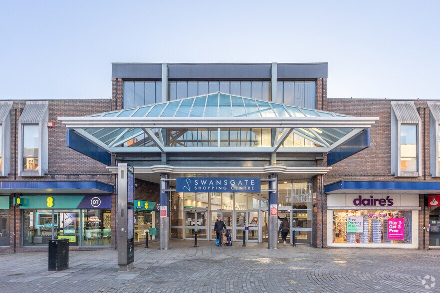 Spring Ln, Wellingborough for sale - Primary Photo - Image 1 of 1