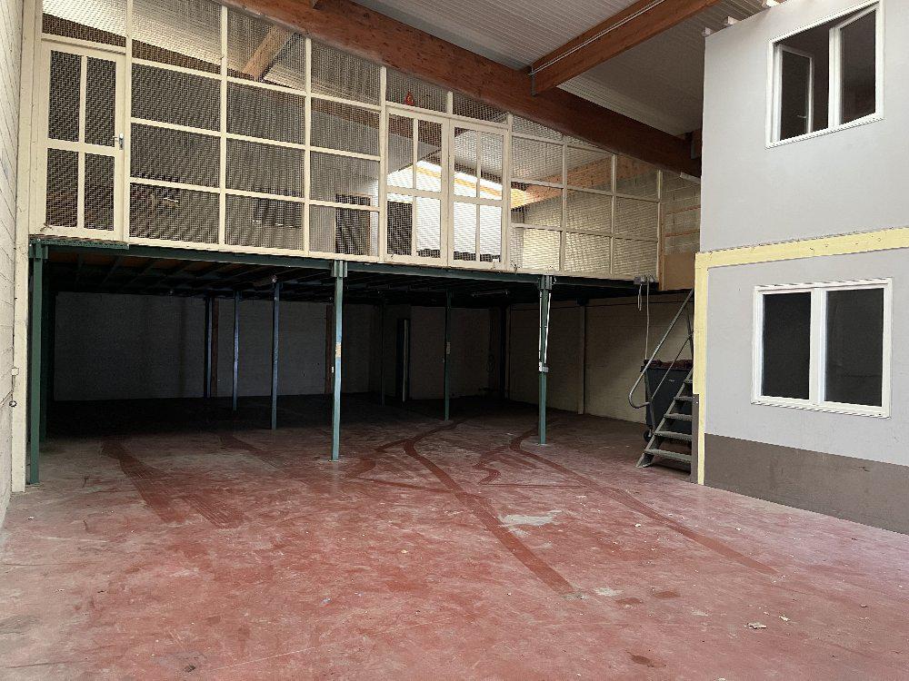 Location Local d'activités 340 m² à 560 m² - Photo 1
