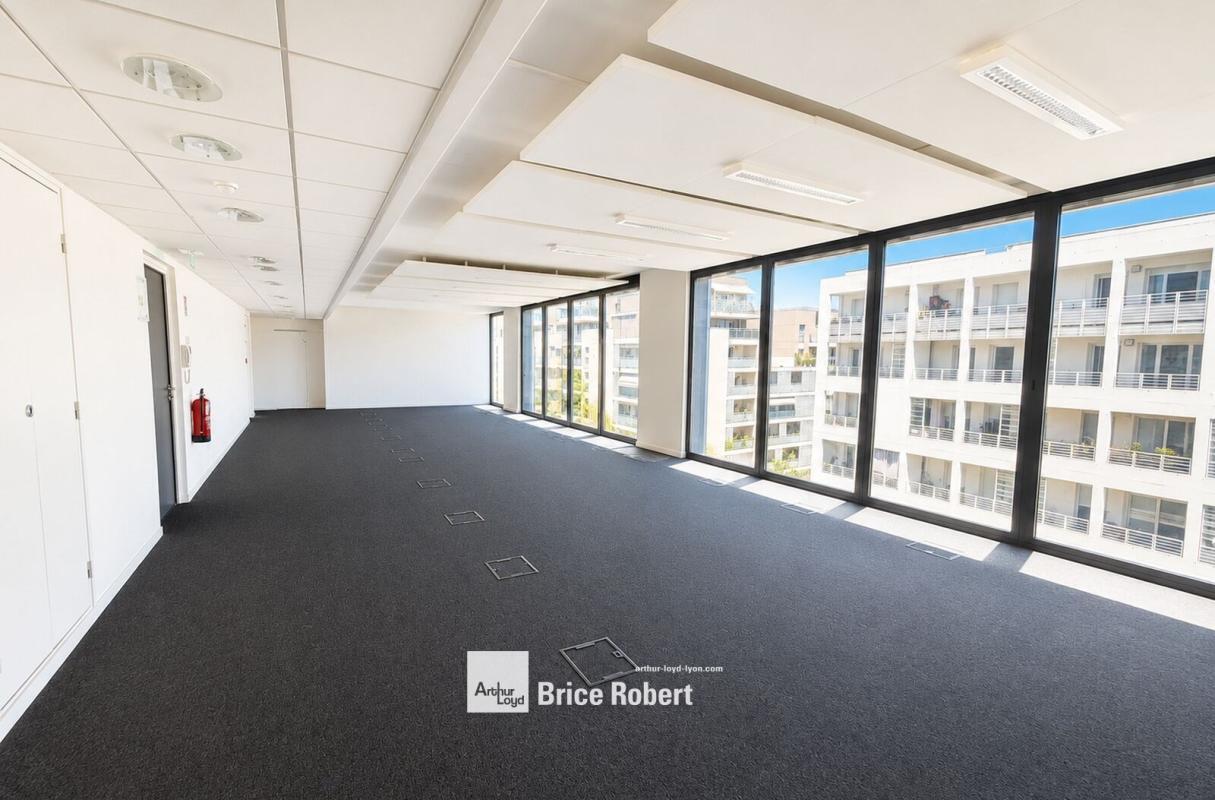 8 Rue Maurice Moissonnier, Vaulx-en-Velin to rent Interior Photo- Image 1 of 5