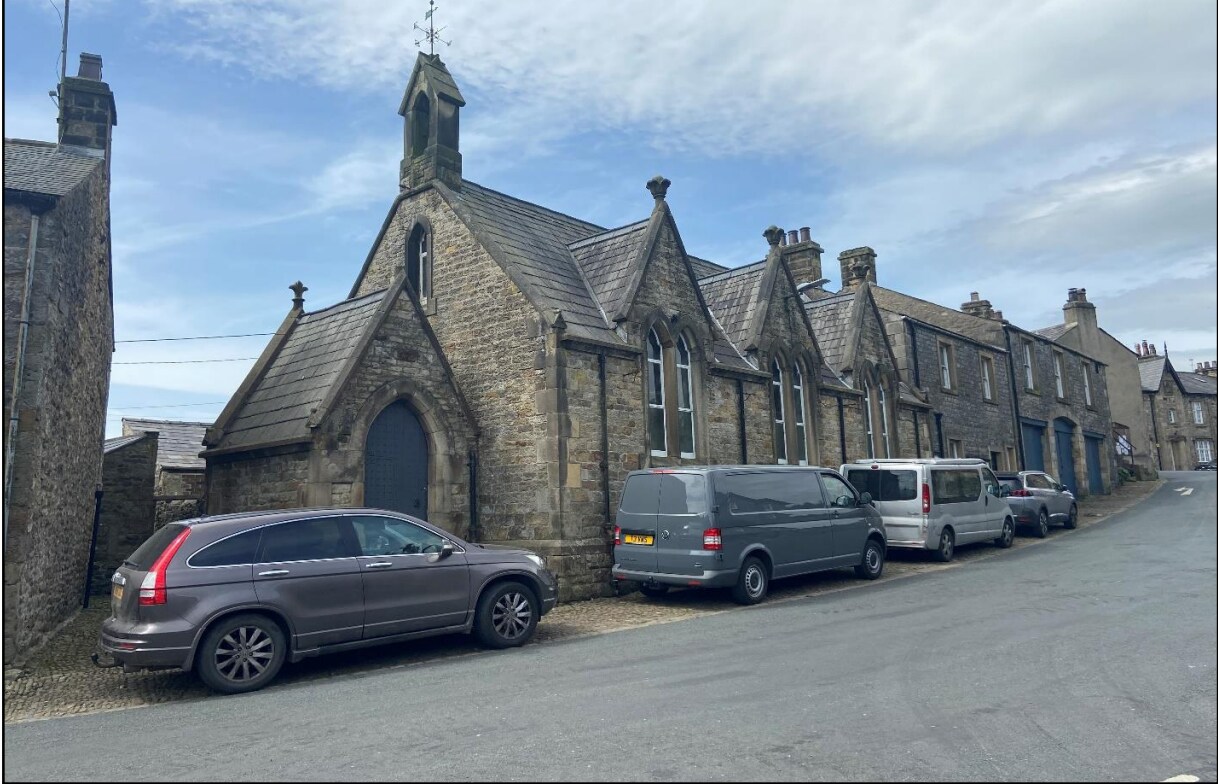 4 Chapel St, Clitheroe to rent Primary Photo- Image 1 of 2