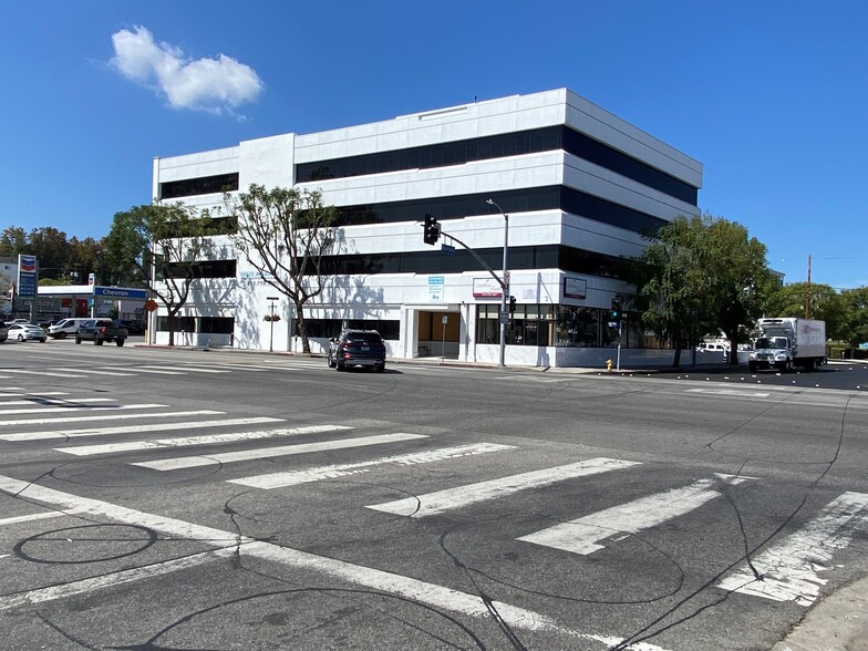 4419 Van Nuys Blvd, Sherman Oaks, CA for rent - Building Photo - Image 2 of 4