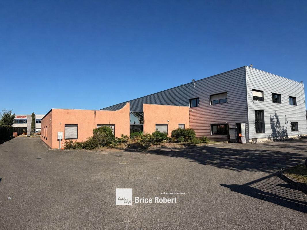 198 Avenue Franklin Roosevelt, Vaulx-en-Velin to rent Building Photo- Image 1 of 7