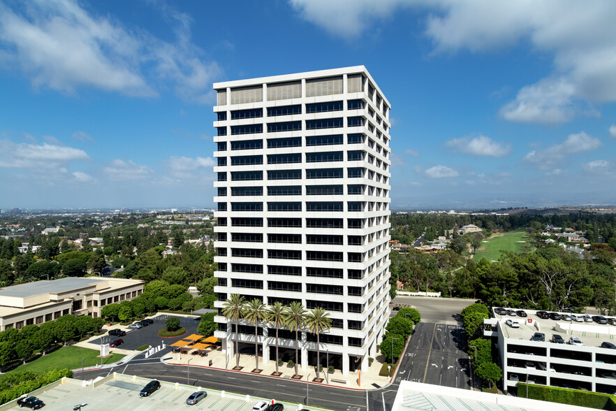 620 Newport Center Dr, Newport Beach, CA for rent - Building Photo - Image 3 of 57