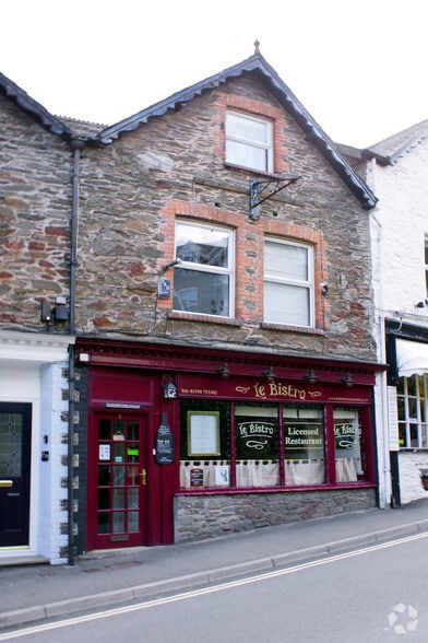 9 Watersmeet Rd, Lynmouth for sale - Primary Photo - Image 1 of 1