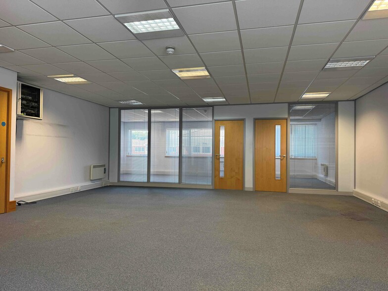 10 The Gdns, Fareham for sale - Building Photo - Image 2 of 11