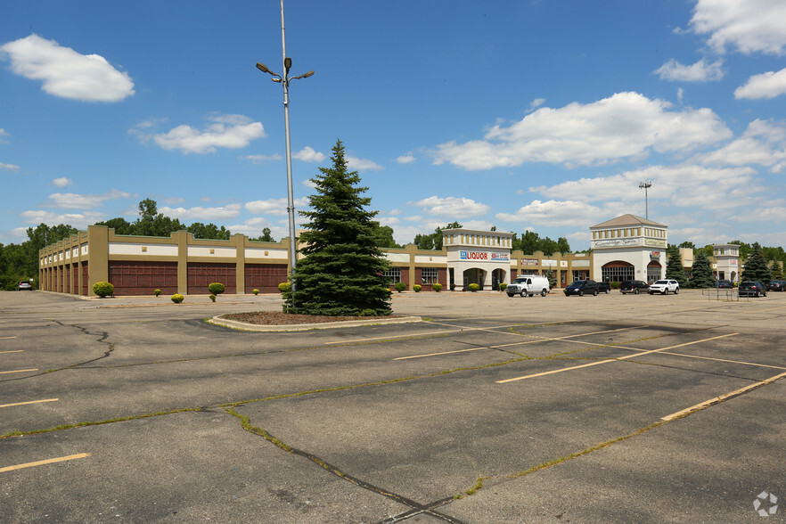 27190-27350 Eureka Rd, Taylor, MI for rent - Building Photo - Image 2 of 6