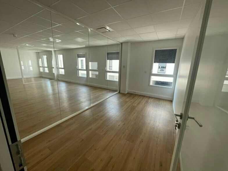 Office in Dardilly to rent - Interior Photo - Image 3 of 5