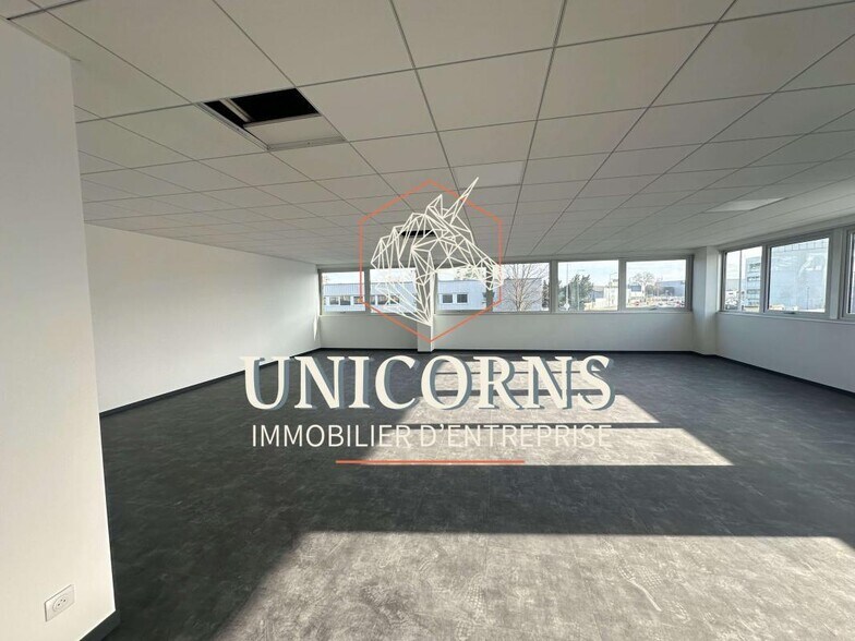 7 Avenue Didier Daurat, Blagnac to rent - Interior Photo - Image 2 of 9