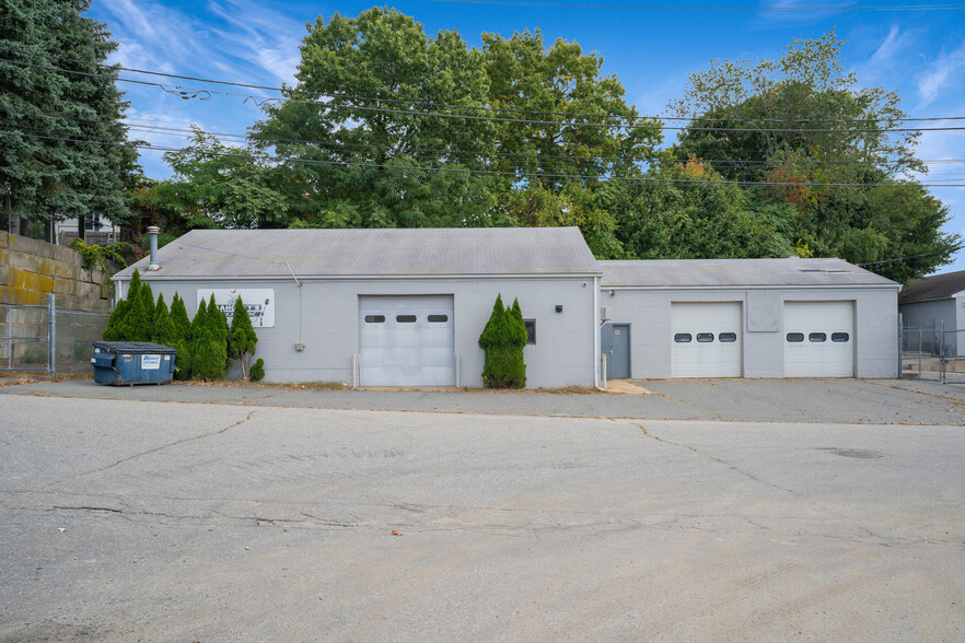 93 Macondray St, Cumberland, RI for sale - Building Photo - Image 2 of 6