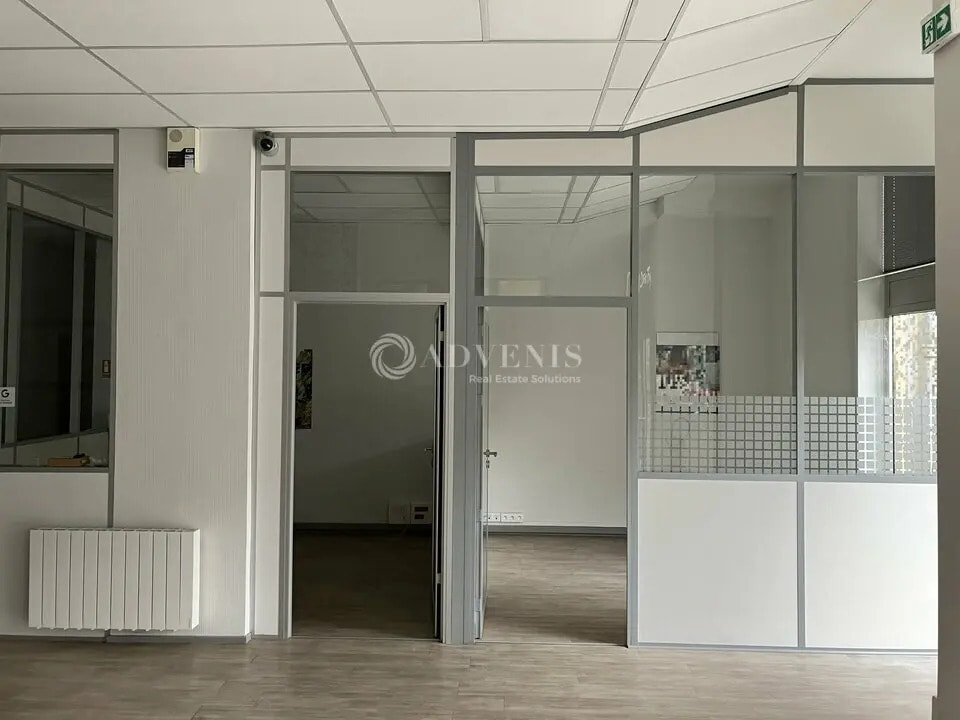 Vente Bureaux 300 m² - Photo 1