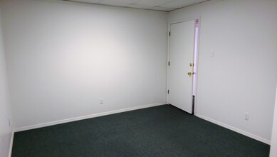 6300 Montano Rd NW, Albuquerque, NM for rent Interior Photo- Image 2 of 4