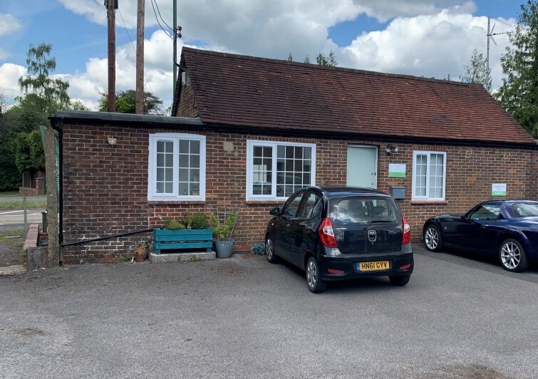 Hillbrow Rd, Liss for sale - Primary Photo - Image 1 of 1