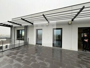 Office in Saint-Priest to rent Building Photo- Image 2 of 18
