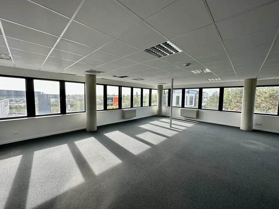 Location Bureaux 352 m² - Photo 1