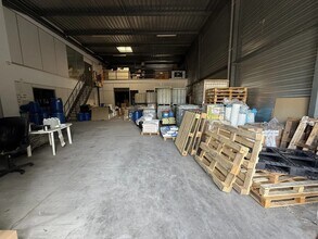 Light Industrial in Marseille to rent Interior Photo- Image 1 of 5