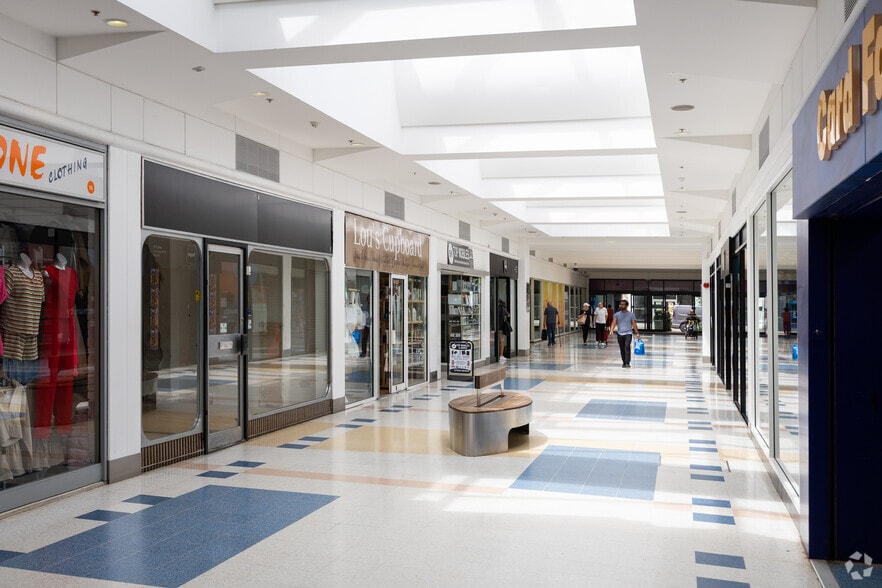 High St, Orpington to rent - Interior Photo - Image 3 of 7