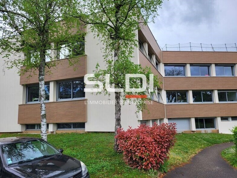 81 Rue François Mermet, Tassin-la-Demi-Lune to rent - Building Photo - Image 2 of 12