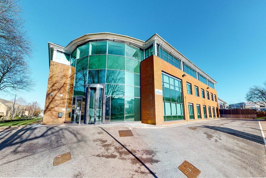 Western Rd, Bracknell, RG12 1RF Western Peninsula UK