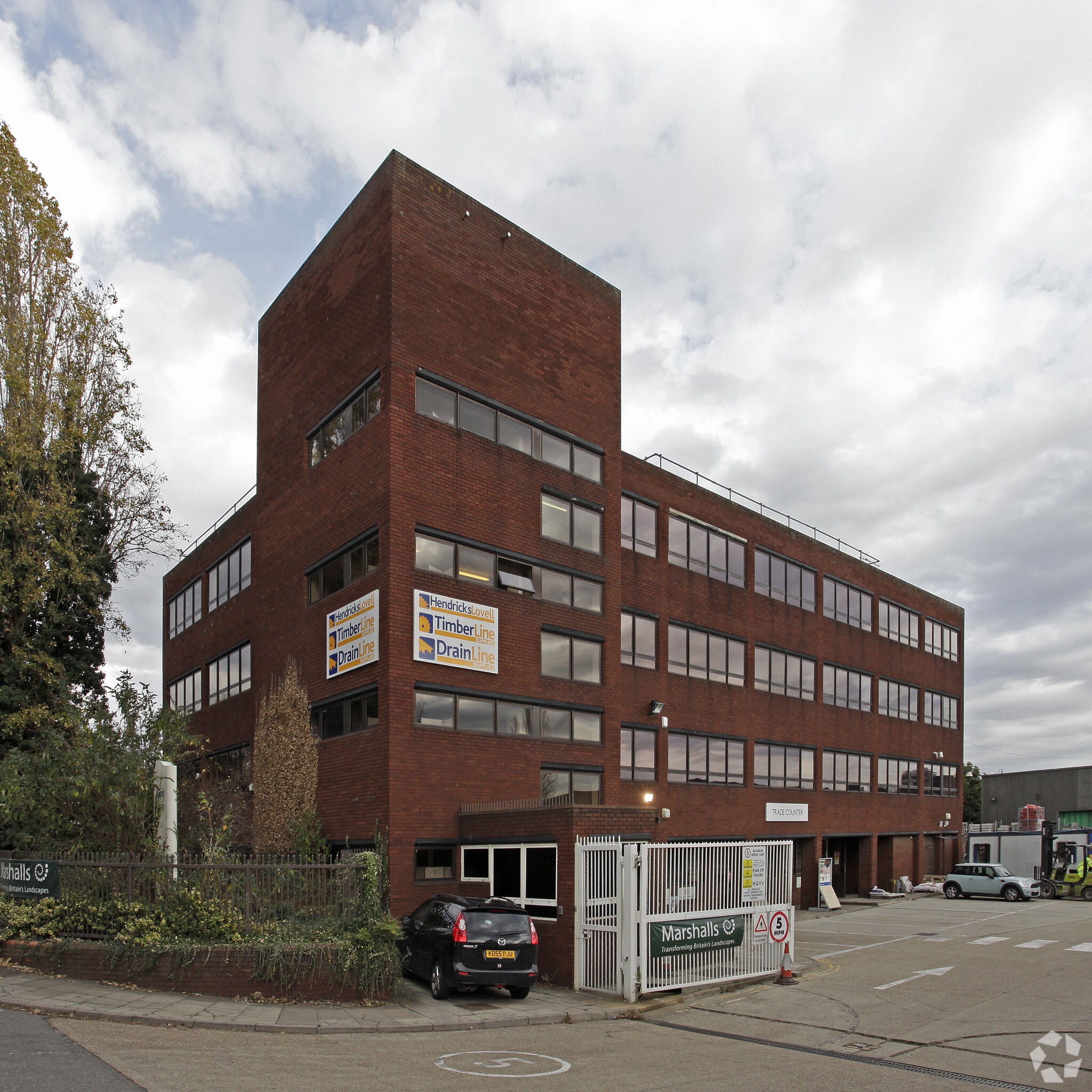 Printing House Ln, Hayes to rent Primary Photo- Image 1 of 13